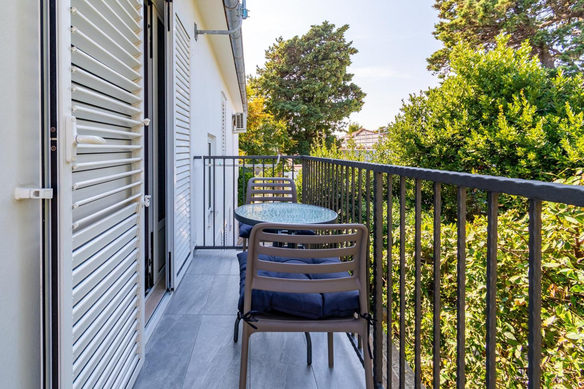 Apartments And Rooms By The Sea Banjol, Rab - 5077 Exterior foto