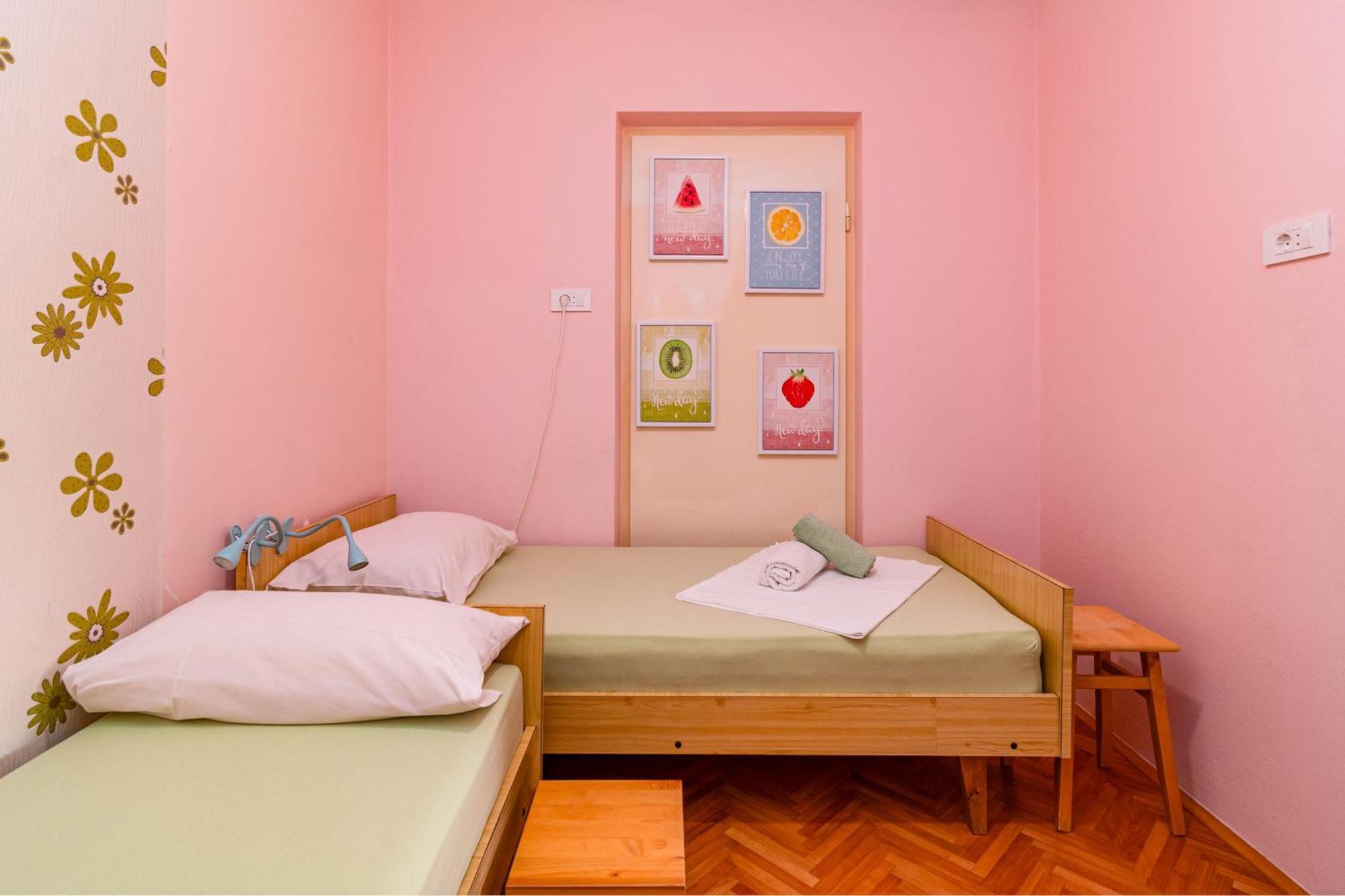 Apartments And Rooms By The Sea Banjol, Rab - 5077 Quarto foto