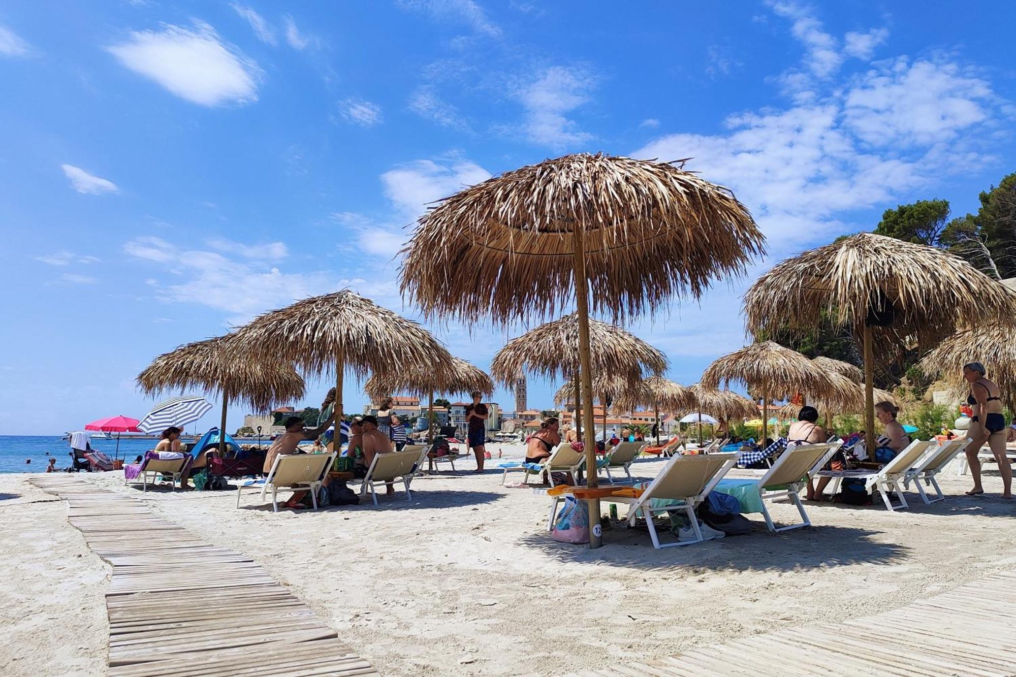 Apartments And Rooms By The Sea Banjol, Rab - 5077 Exterior foto